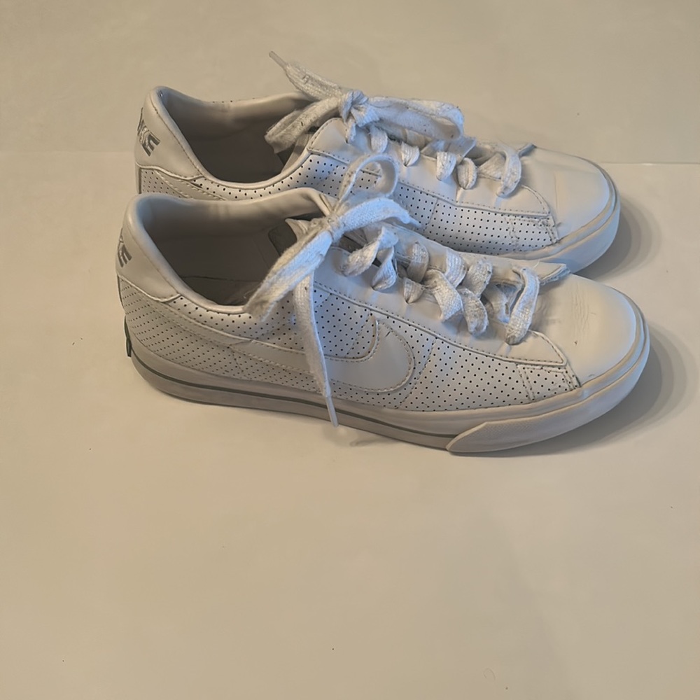 Nike BRS women’s shoes. - Picture 3 of 7